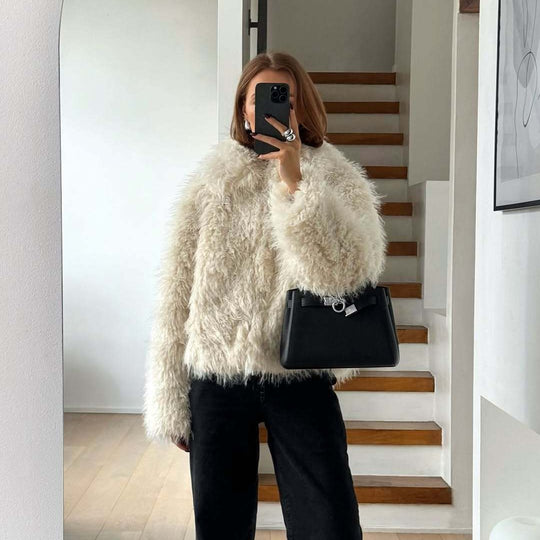 Damen Kurze shaggy Kunstpelzjacke mit Kapuze und hochfloriger Textur Nord Taschen