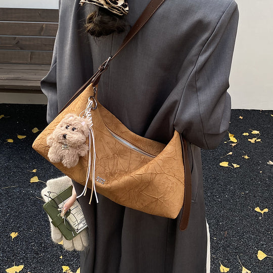 Damen Hobo-Tasche mit charmantem Tieranhänger und praktischem Kordelzug Nord Taschen