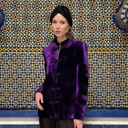 Damen Samtjacke mit Mandarin-Kragen und dekorativen Knotenverschlüssen Nord Taschen