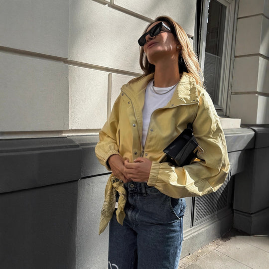 Damen Kurze Satinoptik-Bomberjacke mit Reißverschluss, Druckknöpfen & elastischen Bündchen Nord Taschen