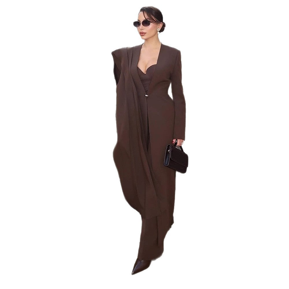 Damen Elegantes Mantelkleid mit Cape-Schulter und taillierter Silhouette Nord Taschen