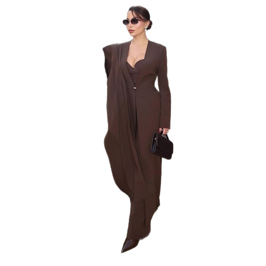 Damen Elegantes Mantelkleid mit Cape-Schulter und taillierter Silhouette Nord Taschen