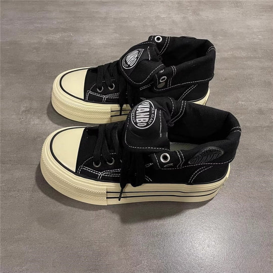 Damen Hohe Sneaker mit coolem Vintage-Design und praktischer Schnürung