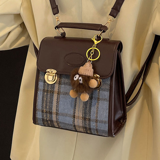 Damen Umhängetasche mit eleganter Karostruktur und hochwertigen Metallelementen Nord Taschen