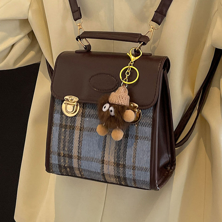 Damen Umhängetasche mit eleganter Karostruktur und hochwertigen Metallelementen Nord Taschen