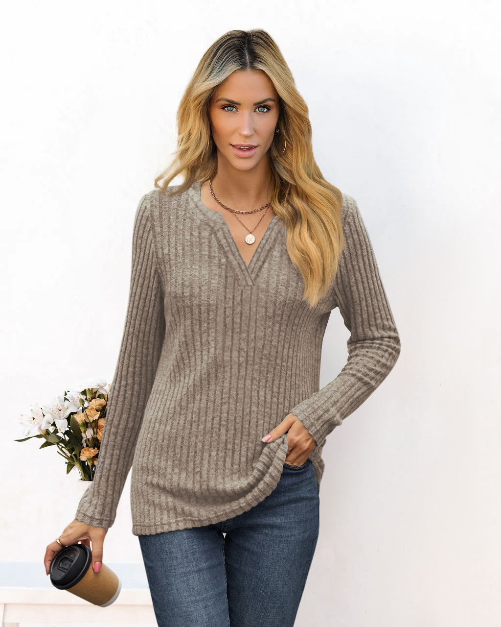 Damen Feines Ripp-Strickshirt mit tiefem V‑Ausschnitt und Tunika‑Länge Nord Taschen