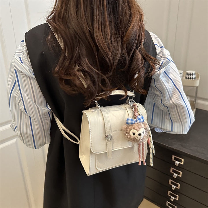 Damen modische Mini-Rucksacktasche mit verspieltem Anhänger Nord Taschen