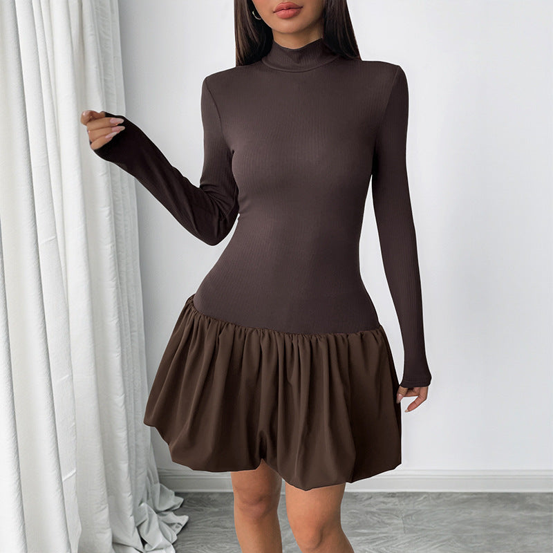 Damen Langes Kleid mit Rüschen- und Rollkragen Nord Taschen