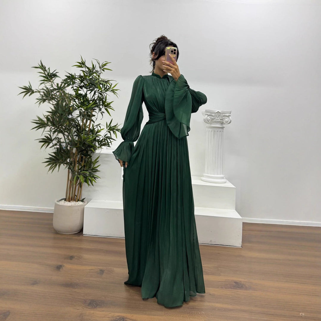 Damen Maxikleid mit figurschmeichelndem Schnitt und eleganter Raffung