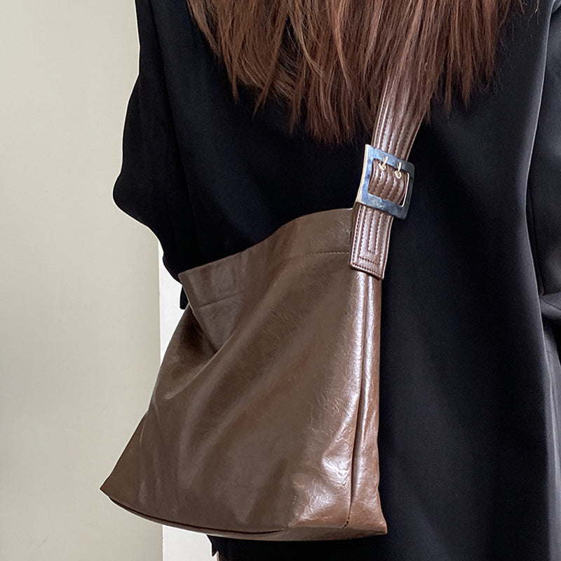 Damen Tote-Bag mit elegantem, geschwungenem Design und praktischen Innenfächern Nord Taschen