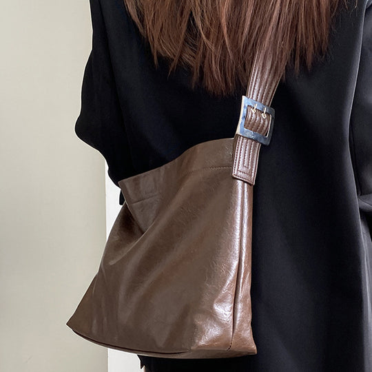 Damen Tote-Bag mit elegantem, geschwungenem Design und praktischen Innenfächern Nord Taschen