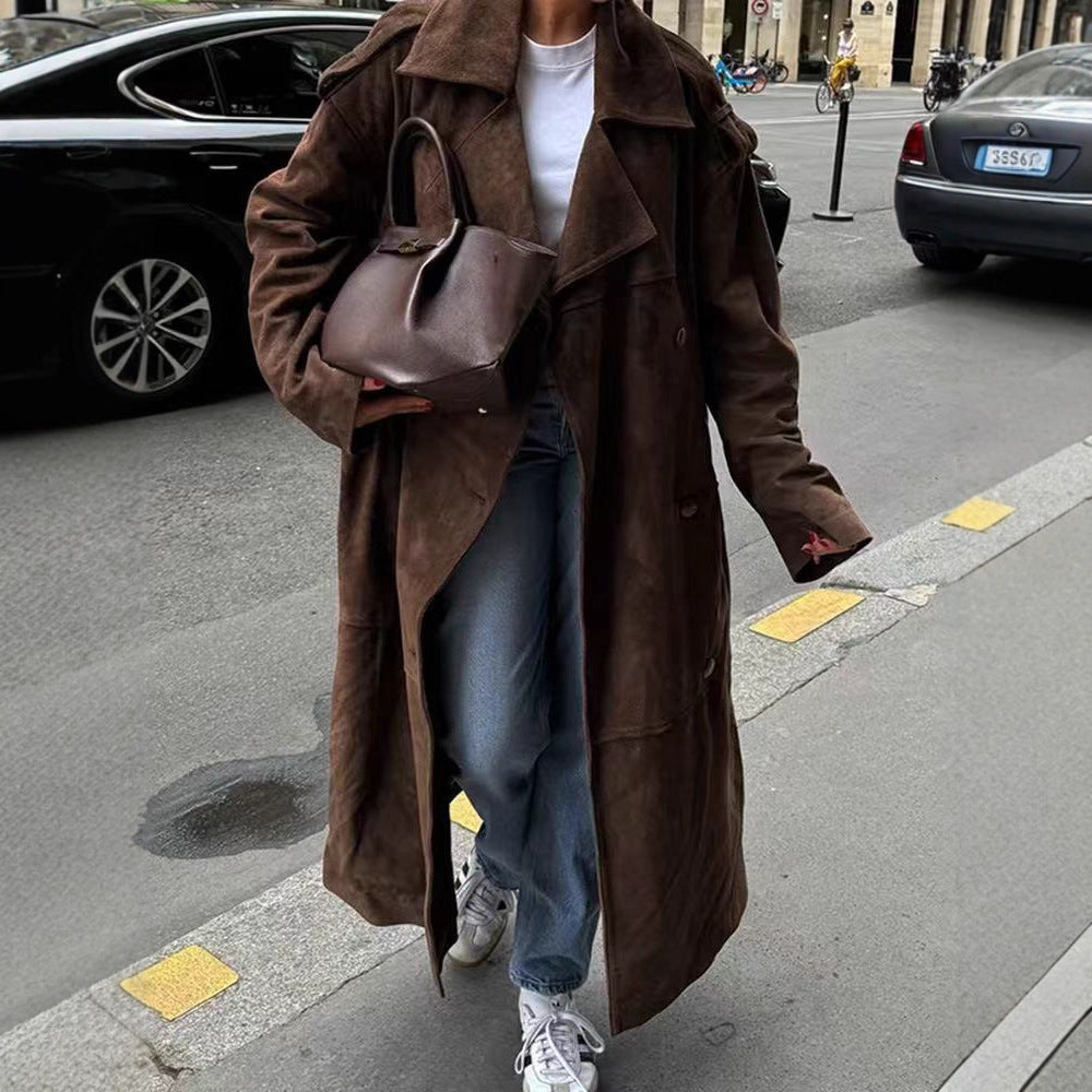 Damen Midilanger Oversize-Trenchcoat aus Veloursimitat mit doppelreihiger Knopfleiste, Schulterpatten und Bindegürtel Nord Taschen