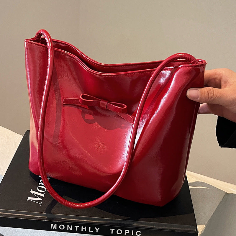 Damen Henkeltasche mit elegantem Schleifendetail und hochwertiger Lederoberfläche Nord Taschen