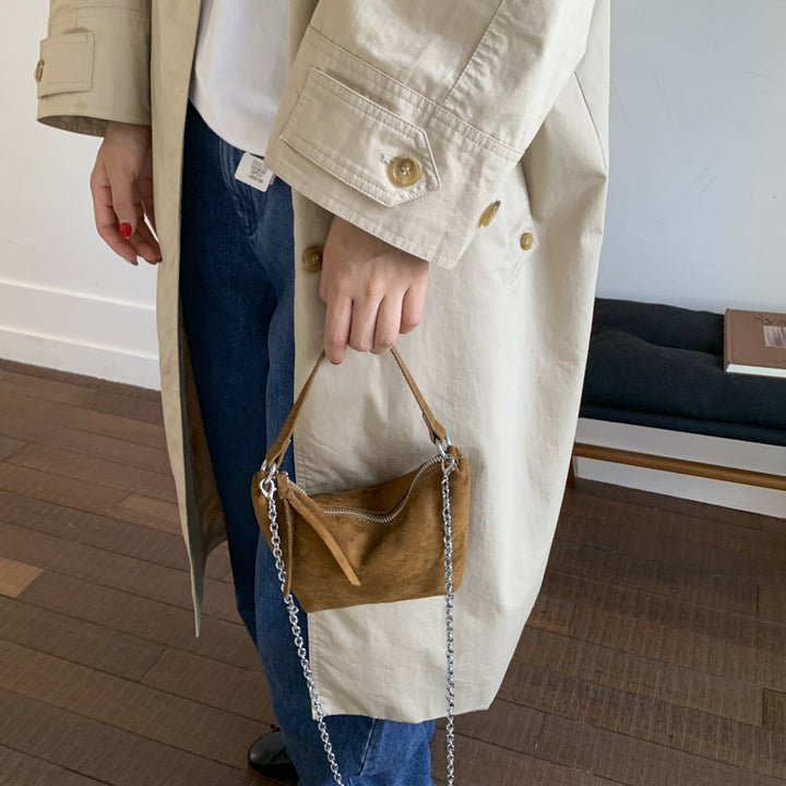 Damen Veloursleder Hobo-Tasche mit dekorativem Kettenhenkel Nord Taschen