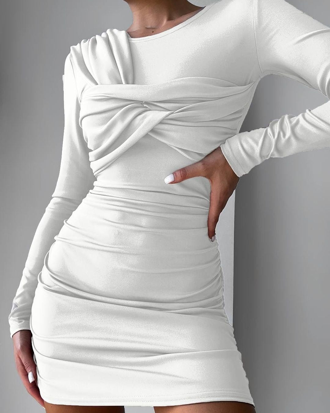 Damen Figurbetontes drapiertes Minikleid mit langen Ärmeln Nord Taschen