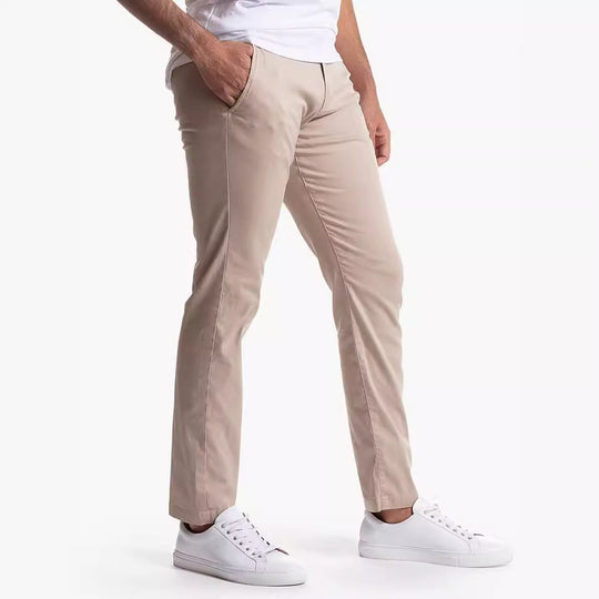 Herren Enganliegende Stretch-Chinohose mit tapered Bein und elastischem Saum Nord Taschen