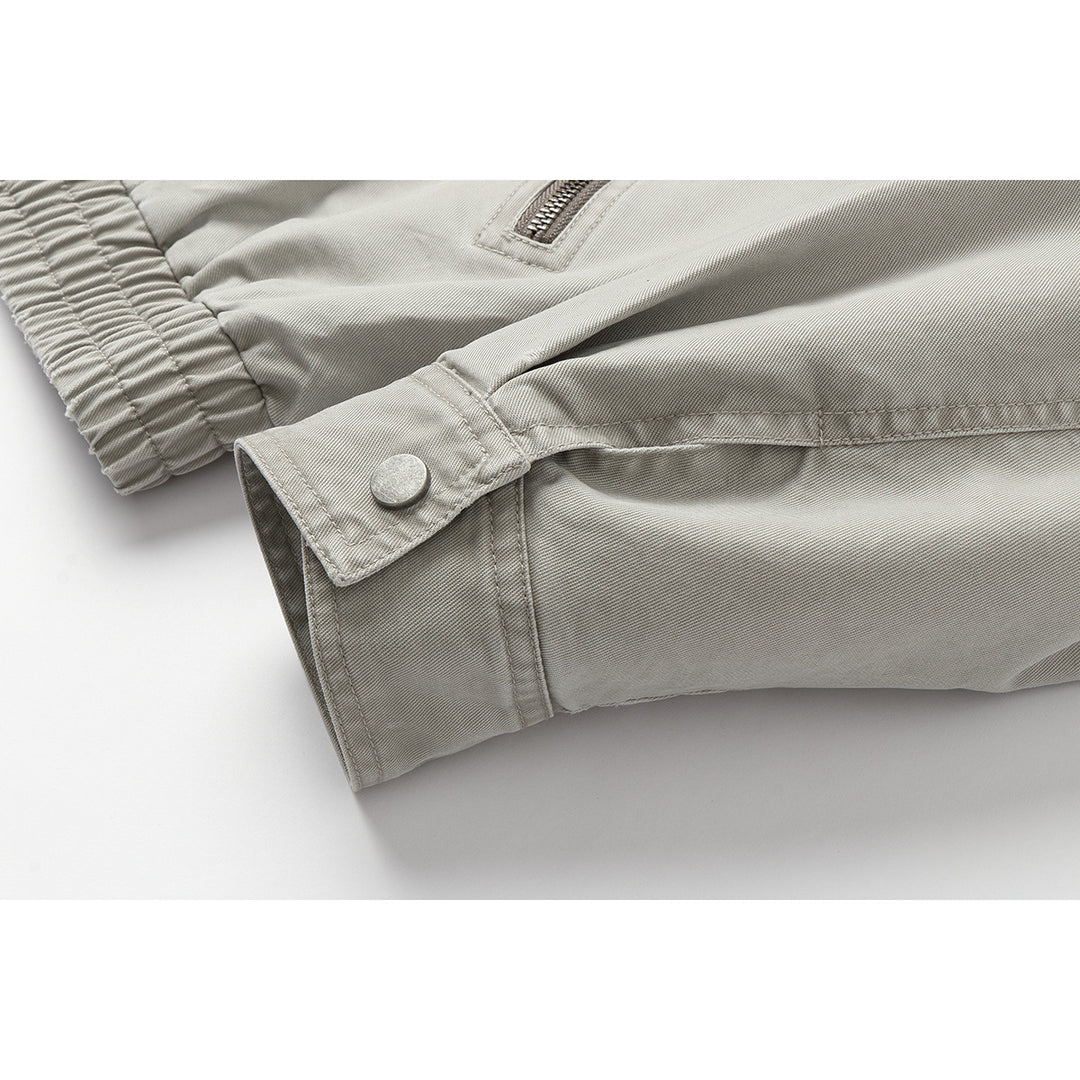 Herren Kurzblouson im Boxy‑Cut aus Canvas mit diagonalen Reißverschlusstaschen und elastischem Saum Nord Taschen