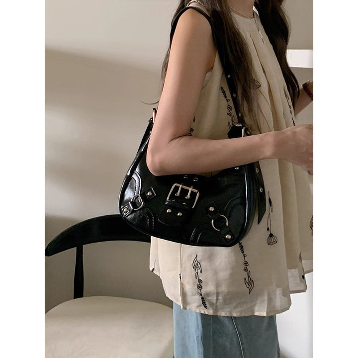 Damen Hobo-Tasche mit modischem Schnallenakzent und eleganten Nieten Nord Taschen