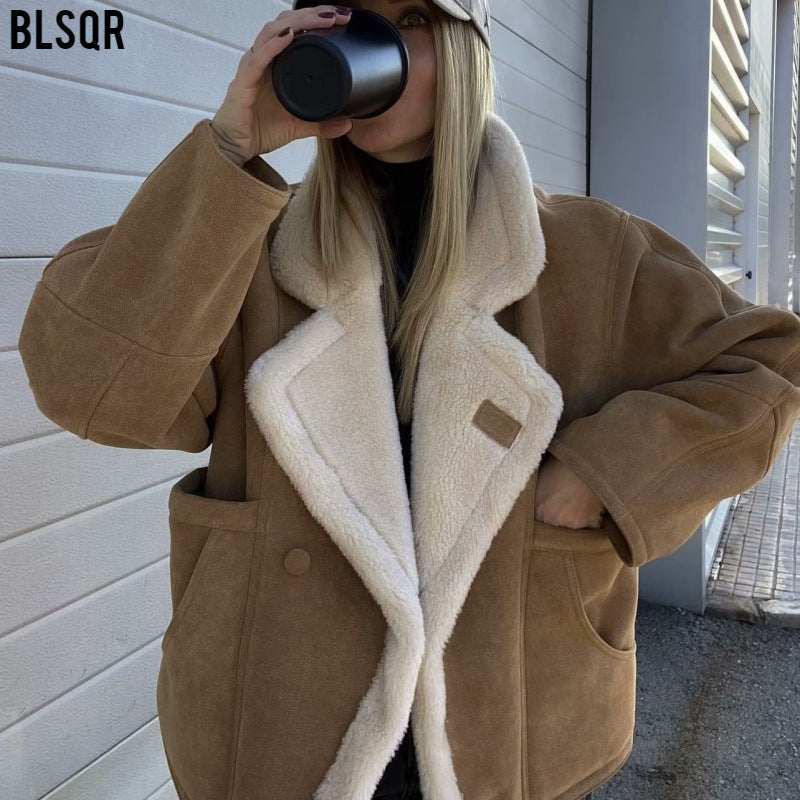 Damen Kurzgeschnittene Fliegerjacke aus Veloursimitat mit Teddyfutter und großem Revers Nord Taschen