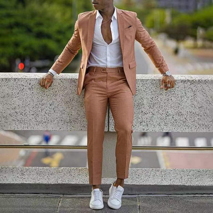 Herren eleganter Anzug mit modernem Slim-Fit-Schnitt und nachhaltigem GewNord Taschene Nord Taschen