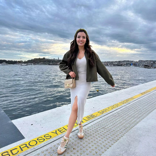 Damen Kurze Boxy‑Wollmix‑Bomberjacke mit Reißverschluss, verdecktem Stehkragen und Tunnelzugsaum Nord Taschen