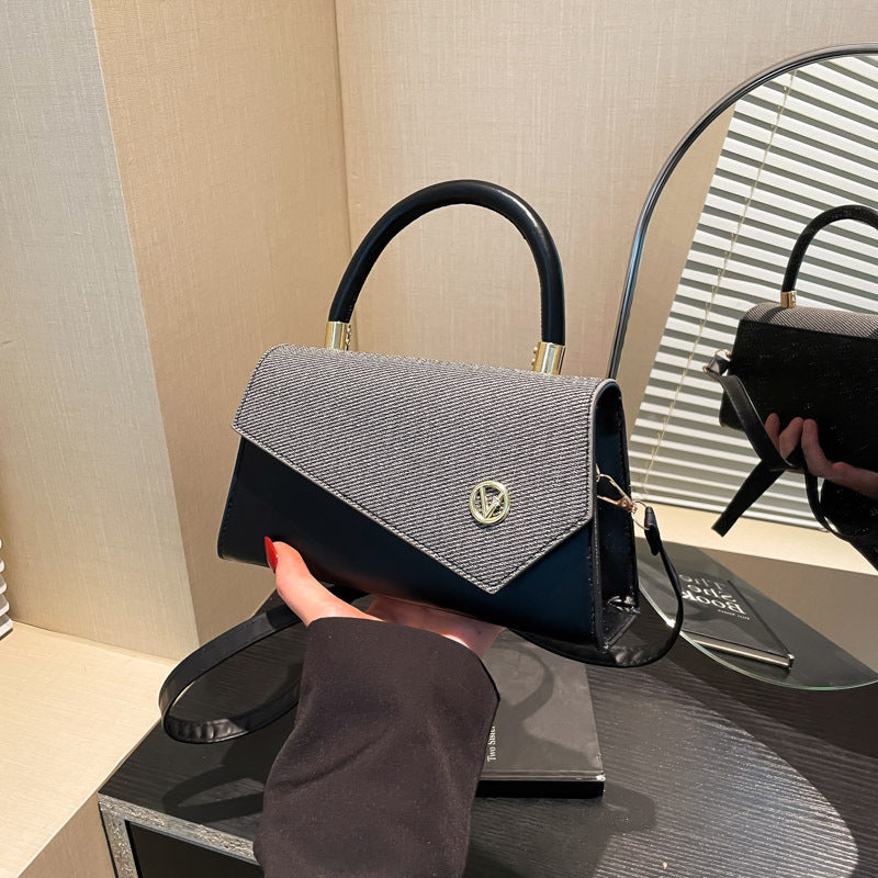 Damen Clutch mit edler Struktur und abnehmbarem Schulterriemen Nord Taschen