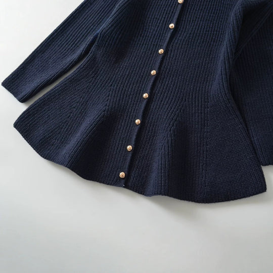 Damen Strickjacke mit tailliertem, ausgestelltem Saum und Zierknopfleiste Nord Taschen