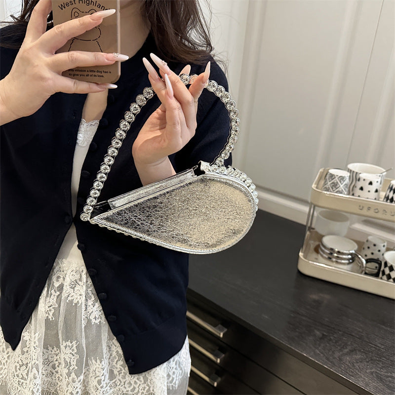 Damen elegante Handtasche mit einzigartigem Herzdesign und funkelndem Tragegriff Nord Taschen