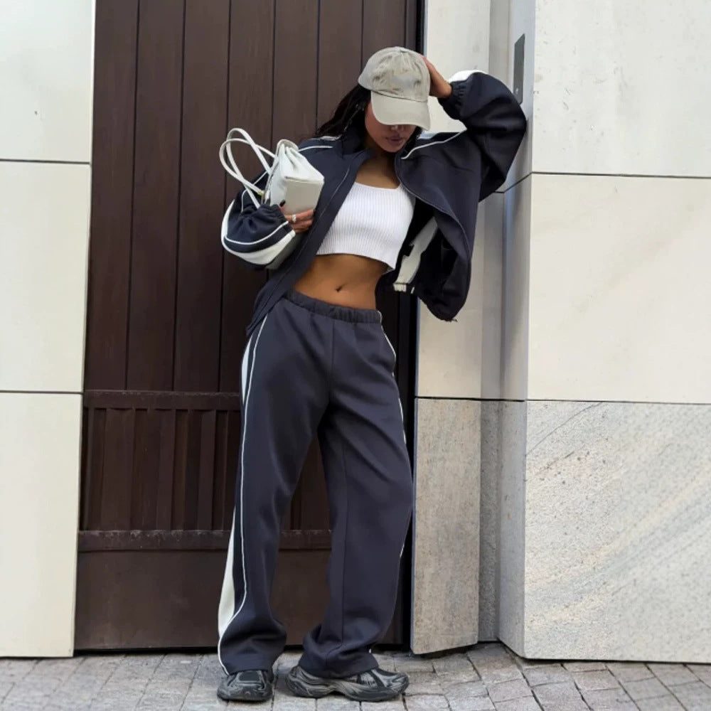 Damen Oversize-Trackset mit Reißverschlussjacke, weitem Jogger und Kontrastseitenstreifen Nord Taschen