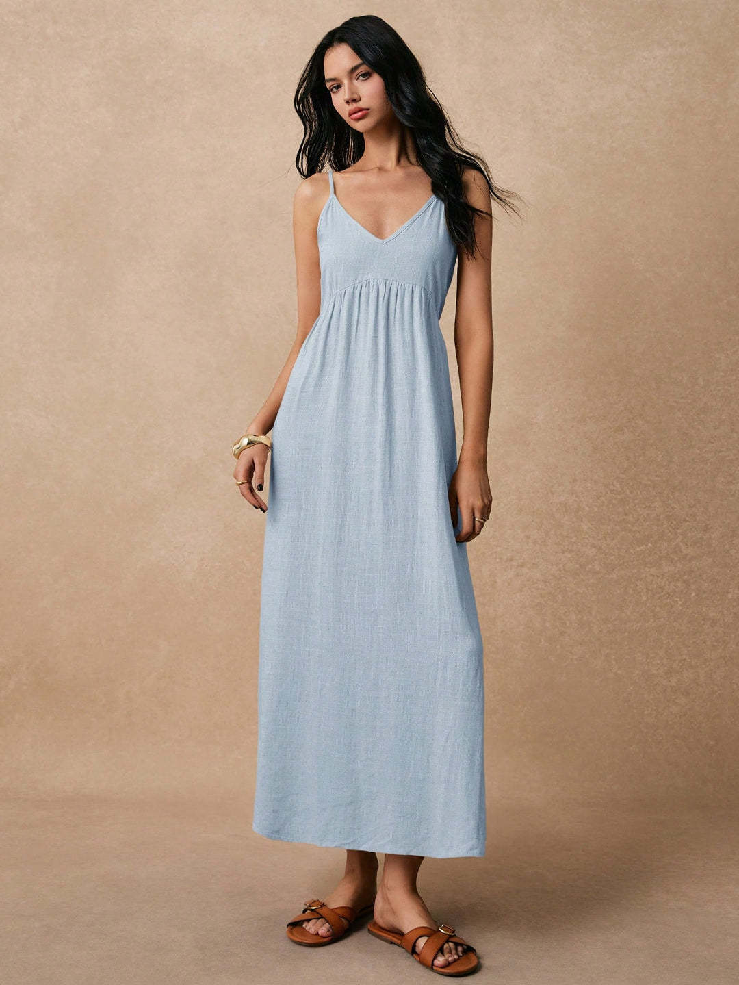 Damen Maxikleid mit feinen Spaghettiträgern und leichtem, atmungsaktivem Material Nord Taschen