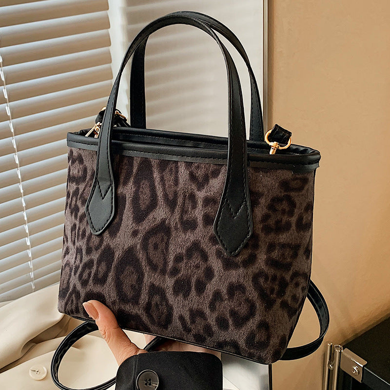 Damen Umhängetasche im Leopard-Design Nord Taschen