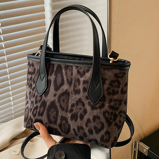 Damen Umhängetasche im Leopard-Design Nord Taschen