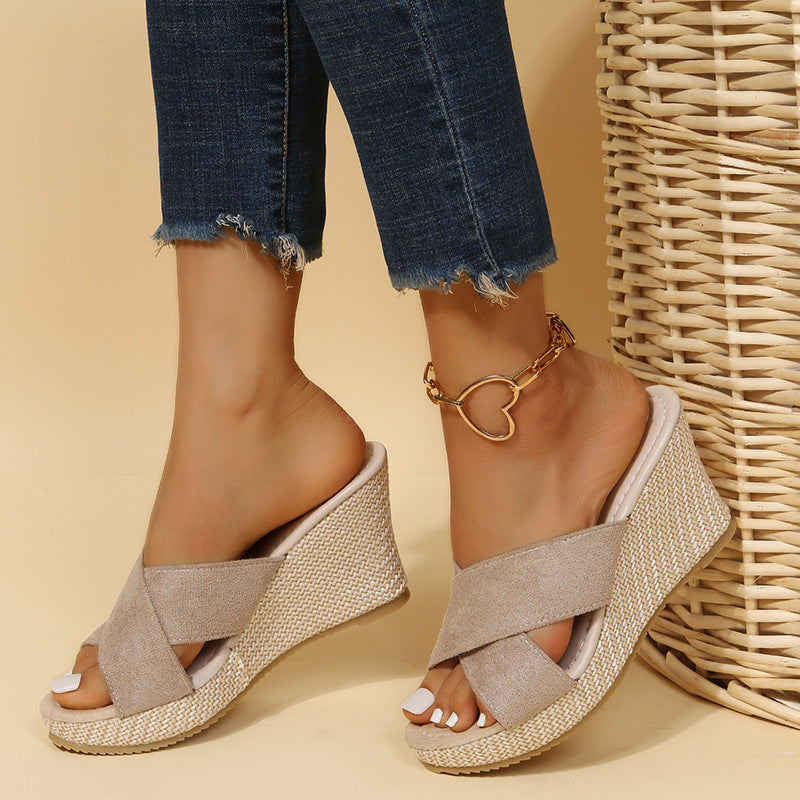 Damen Wedge-Sandalen mit elegantem Kreuzband und leichtem Fußbett