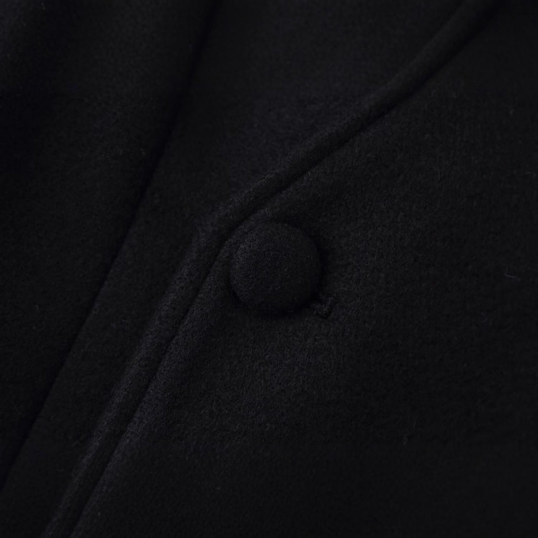 Damen Langer minimalistischer Mantel mit verdeckter Knopfleiste und aufgesetzten Taschen Nord Taschen