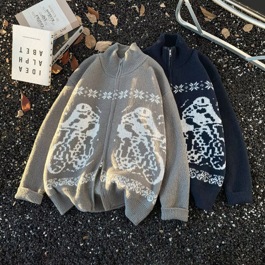 Unisex Übergroße Strickjacke mit durchgehendem Reißverschluss, hohem Rippkragen und Eulen-Intarsien Nord Taschen