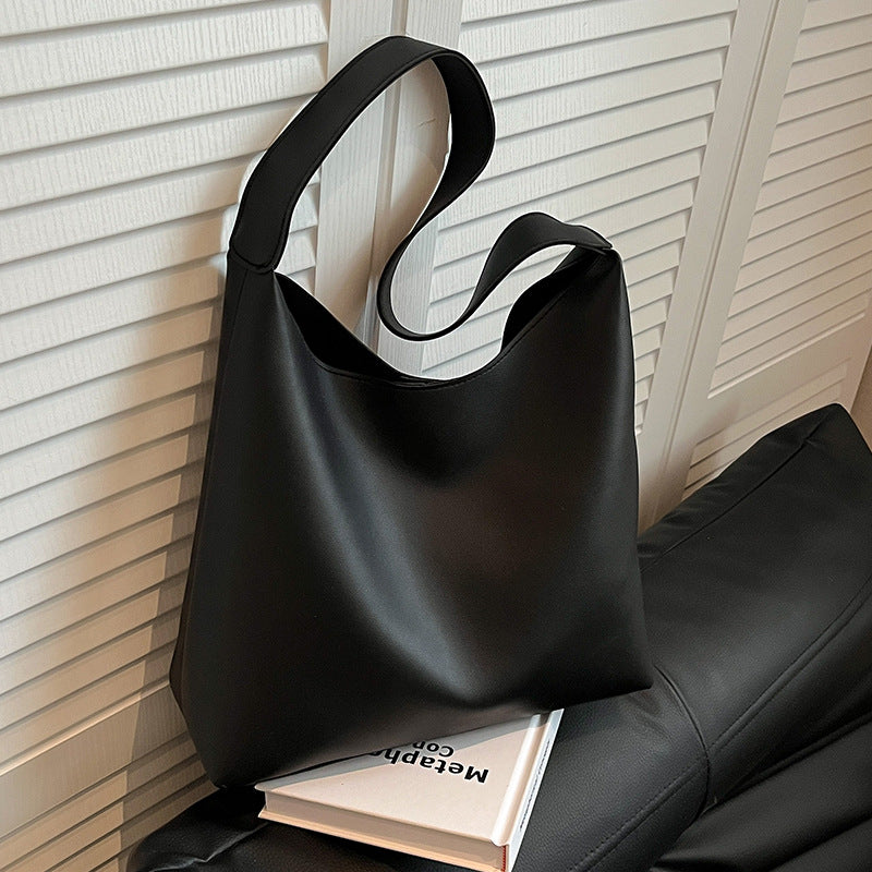 Damen Hobo-Tasche aus hochwertigem Kunstleder mit eleganter Silhouette Nord Taschen
