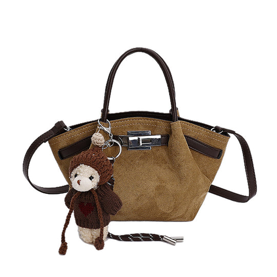 Damen stilvolle Handtasche mit abnehmbarem Plüschanhänger Nord Taschen