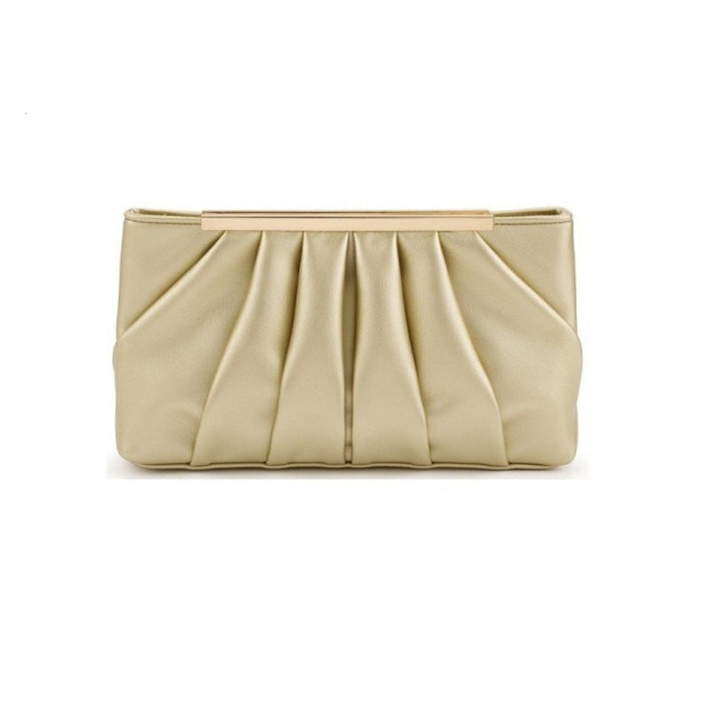 Damen Clutchtasche mit elegantem Faltendesign und schimmernder Oberfläche Nord Taschen
