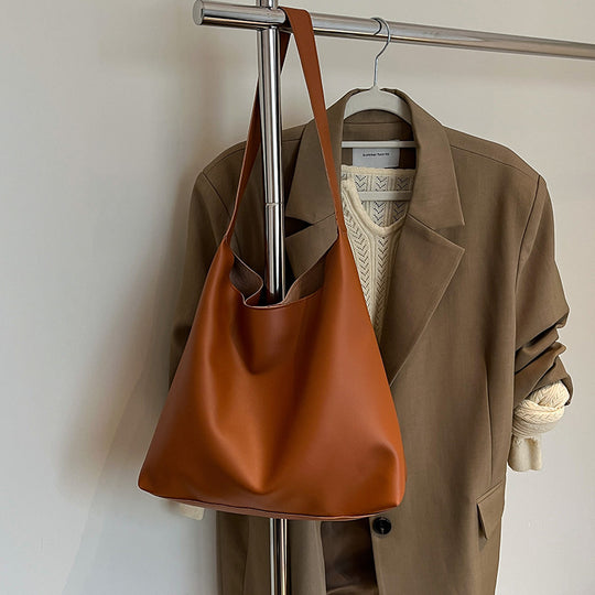 Damen Hobo-Tasche aus hochwertigem Kunstleder mit eleganter Silhouette Nord Taschen