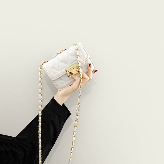 Damen Clutch mit luxuriösem Kettenriemen und klassischer Steppung Nord Taschen
