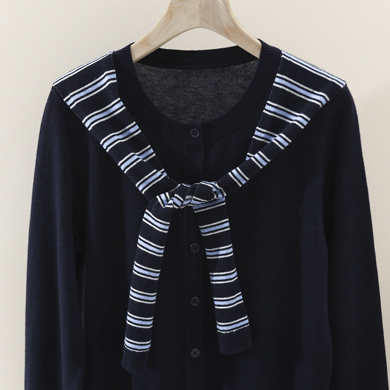 Damen Feiner Button-Cardigan mit maritimem Schultertuch-Detail aus leichtem Feinstrick Nord Taschen