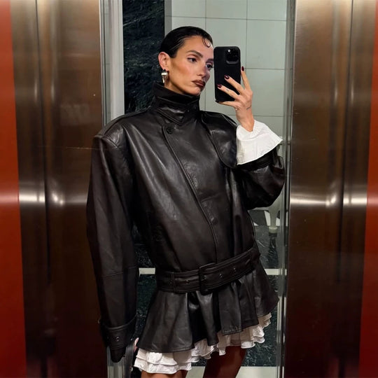 Damen Oversize-Lederjacke mit taillierendem Bindegürtel und Volant-Saum Nord Taschen