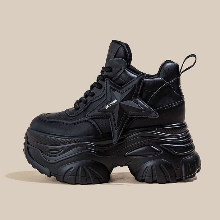 Damen Sportliche Plateau-Sneaker mit markantem Sternapplikation