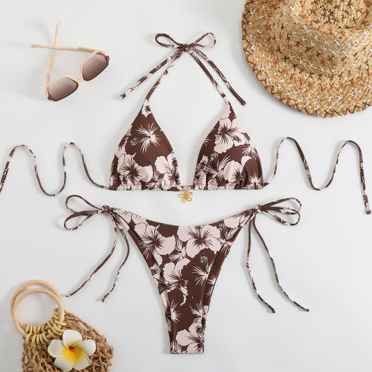 Damen Triangel-Bikini-Set mit floralem Design und verspielten BindNord Taschenändern
