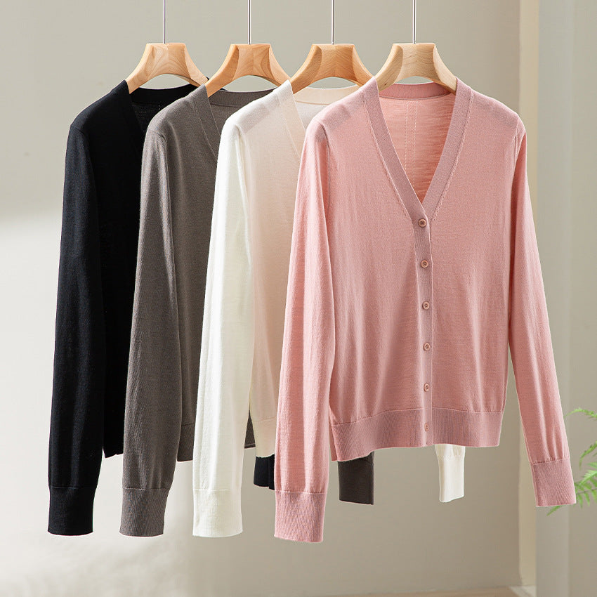 Damen Feinstrick-Cardigan mit V-Ausschnitt, Knopfleiste und Rippbündchen Nord Taschen