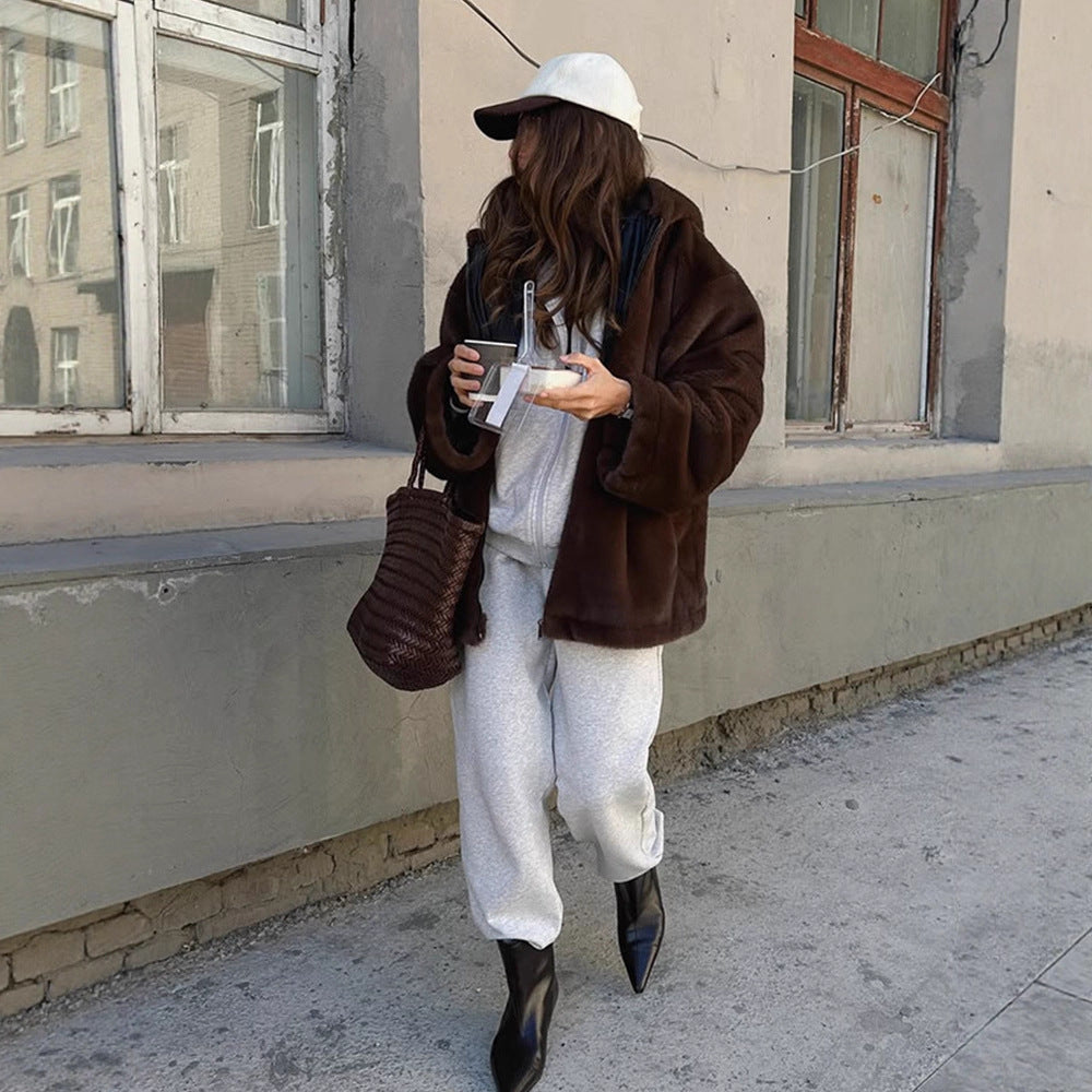 Damen Boxy-Kurzmantel aus veganem Fauxfur mit Kapuze, verdecktem Reißverschluss & lässiger Silhouette Nord Taschen