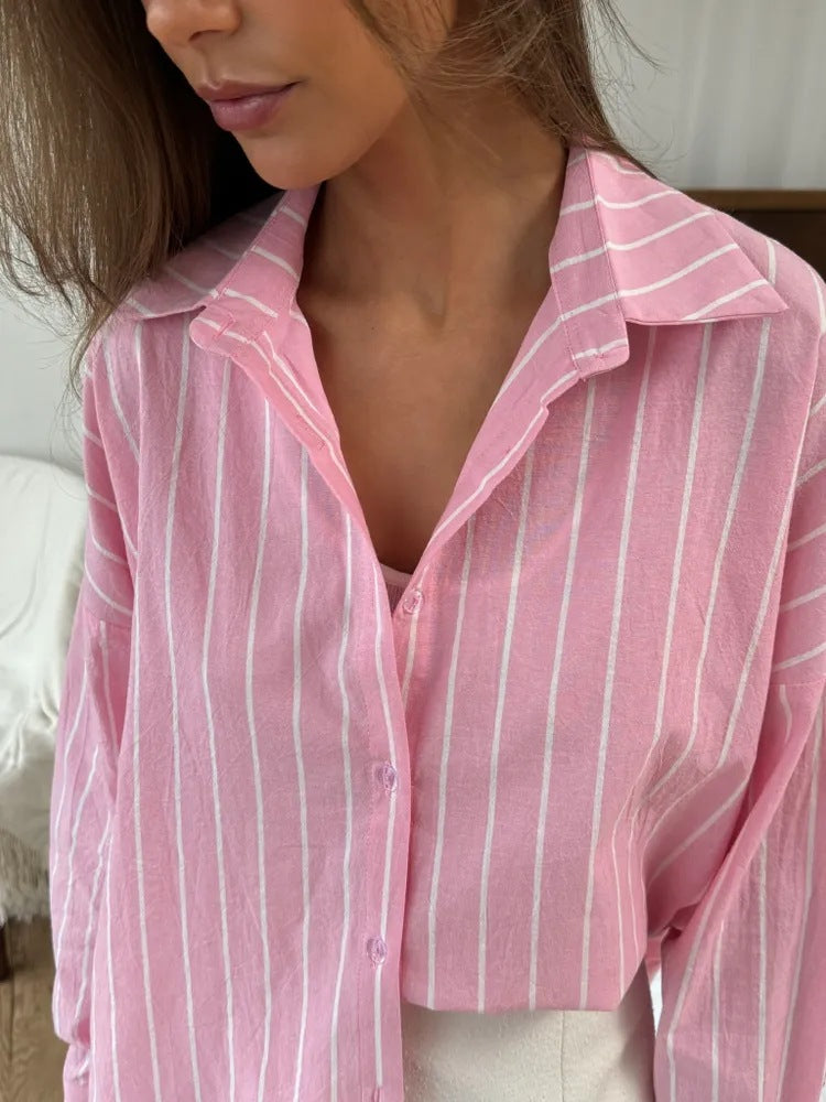 Damen Lockere Streifenbluse mit abgerundetem Saum und Knopfleiste