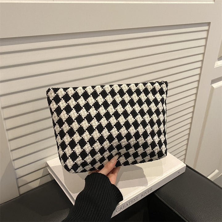 Damen Clutch mit geometrischem Muster Nord Taschen