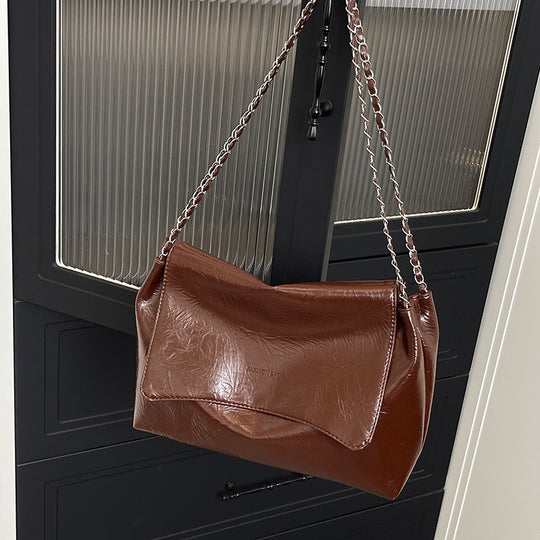 Damen modische Umhängetasche mit eleganter Kettenverzierung Nord Taschen