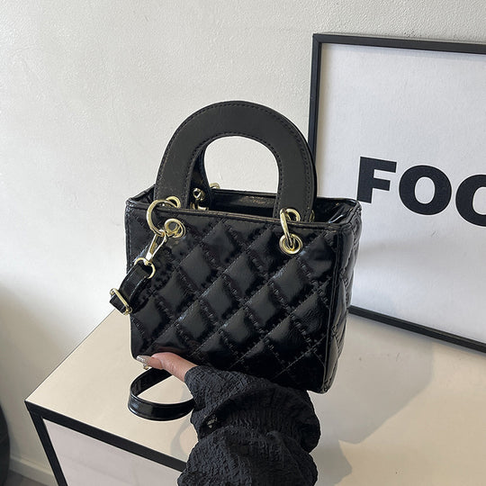Damen elegante Mini-Henkeltasche mit gestepptem Design Nord Taschen
